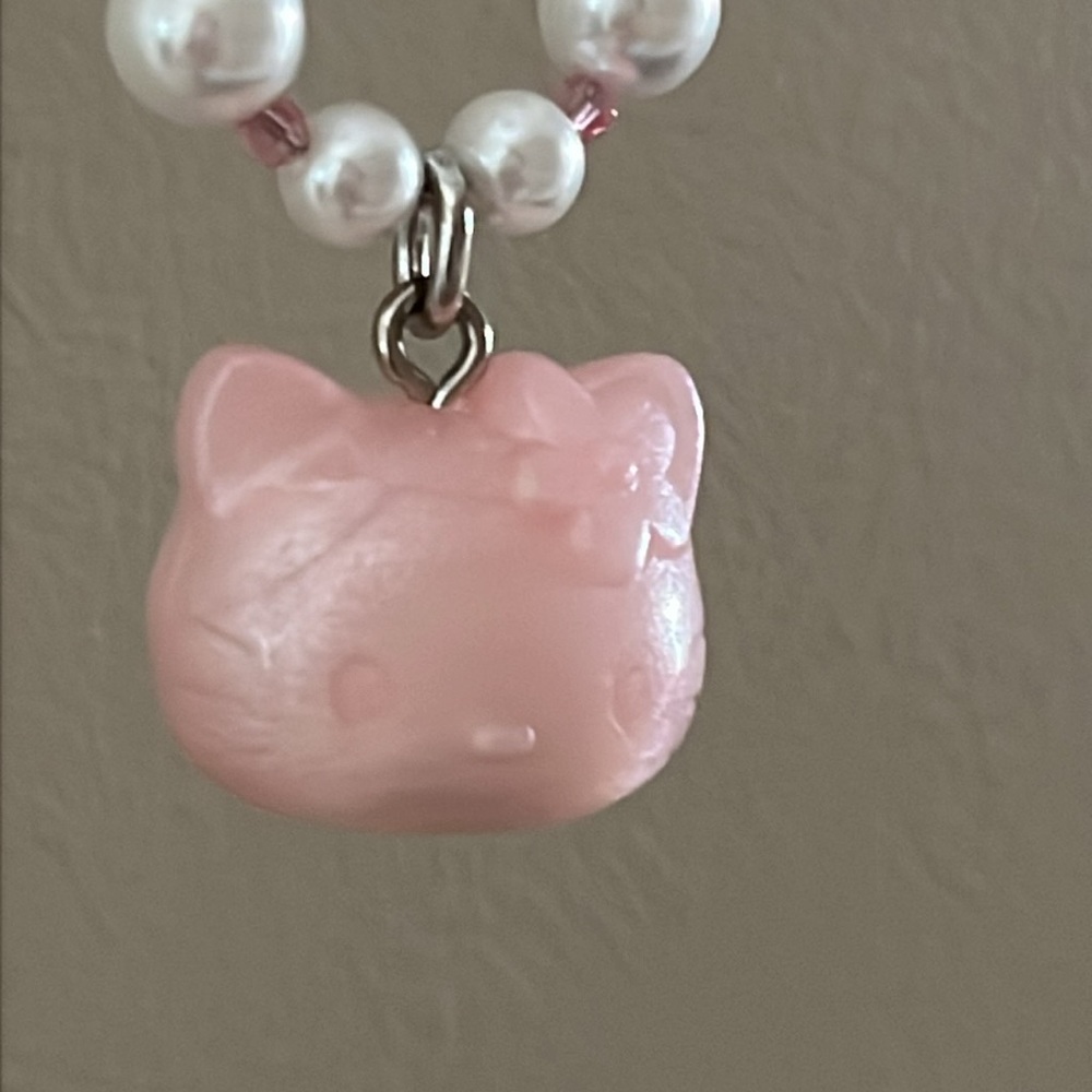 Tarina Tarantino x Hello Kitty Pink Head Bauble Pearl Necklace - Picture 10 of 14